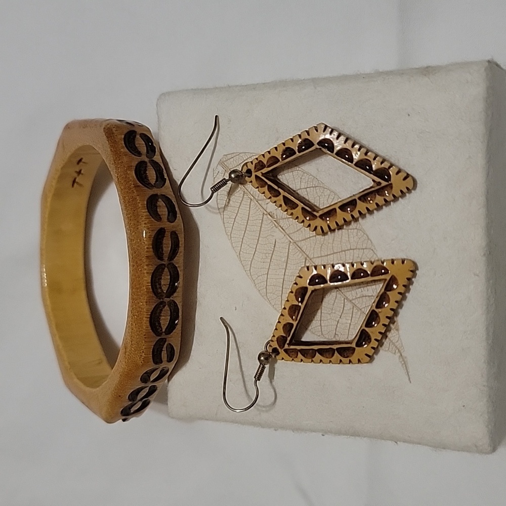 ***SOLD*** Wooden Earrings and Bracelet NWOT